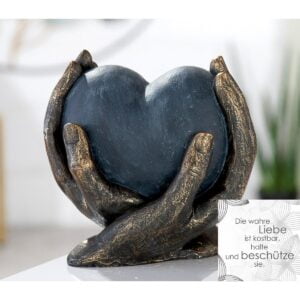 Skulptur Herz in Händen