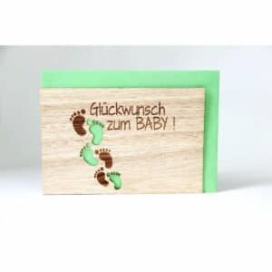 Holzgrußkarte Geburt Babyfüße