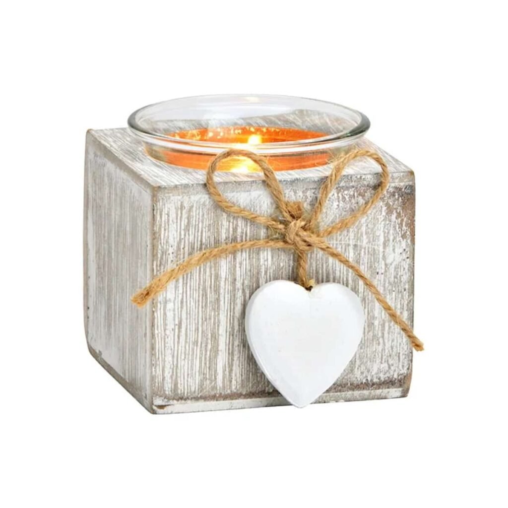 Teelichthalter aus Holz mit Herzanhänger