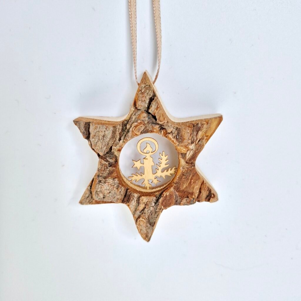 Sternhänger mit Rinde Kerzenmotiv
