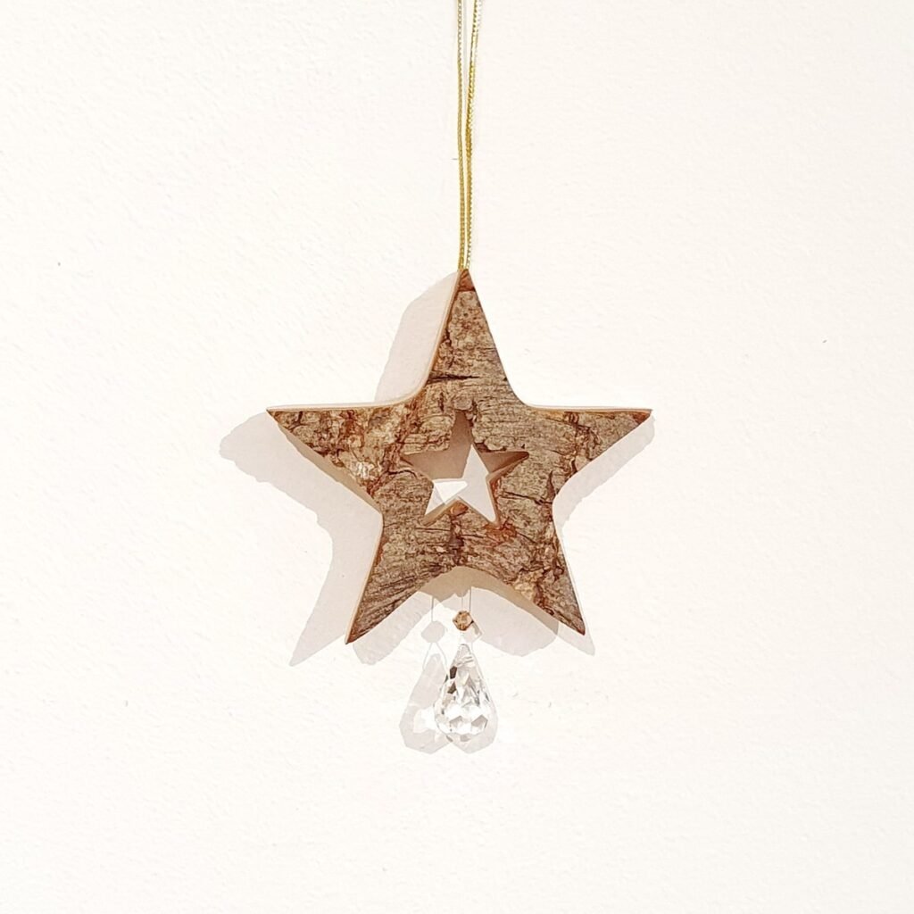 Stern mit Rinde und Swarovski Stein