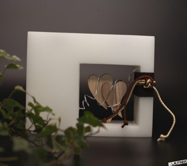Premium Hochzeitskerze mit 2 Herzen im Quadrat und Teelichter 27 cm breit – Bild 2